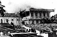 La Stazione della Polizia di Santiago di Cuba fu attaccata e incendiata dai rivoluzionari. Foto dArchivio