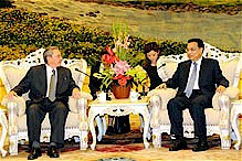 Lincontro con il vice primo ministro Li Keqiang, nel Palazzo del Popolo. Foto: Estudios Revolucin