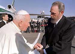Fidel accoglie il Papa