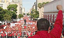 Migliaia di simpatizzanti del processo bolivariano, il 13 aprile, si sono concentrati a Miraflores per celebrare la vittoria sul colpo di stato fascista.