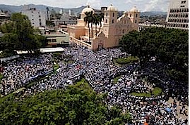 onduras. La grande marcia  giunta a Tegucigalpa 
