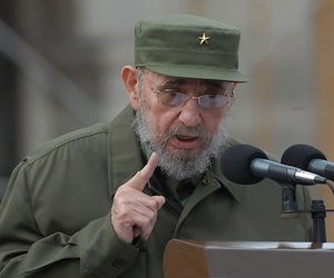 Fidel Castro en el acto por el 50 aniversario de los Comit de Defensa de la Revolucin (CDR)