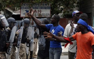 31est1-haiti-scontri-elezioni-reuters-09
